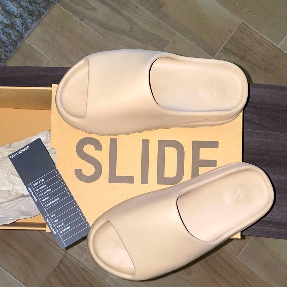YEEZY Slides in “pure”  US Men 10